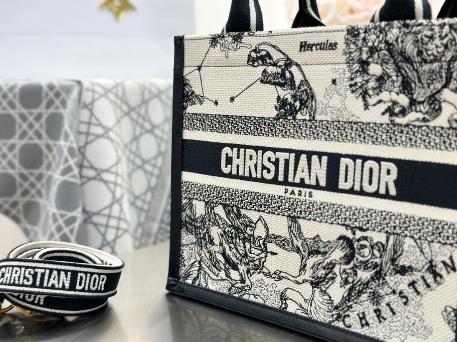 하얀악마 디올 북토트 (7).jpg