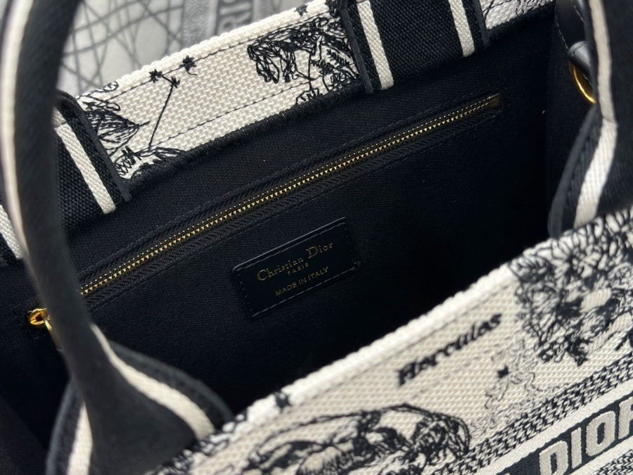하얀악마 디올 북토트 (11).jpg