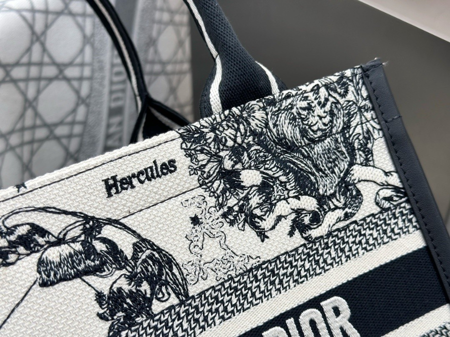 하얀악마 디올 북토트 (13).jpg