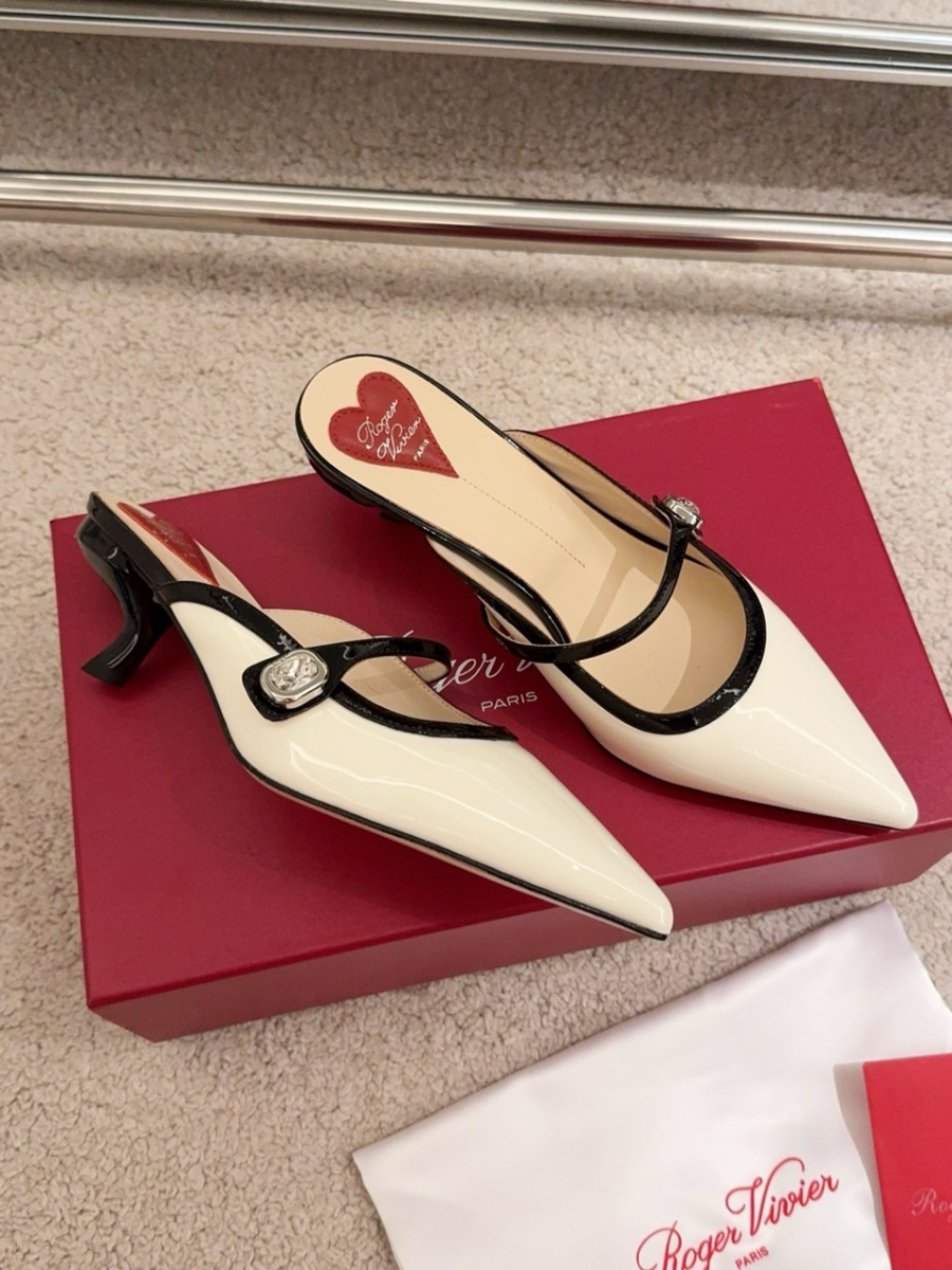 하얀악마 로저비비에 구두 (9).jpg