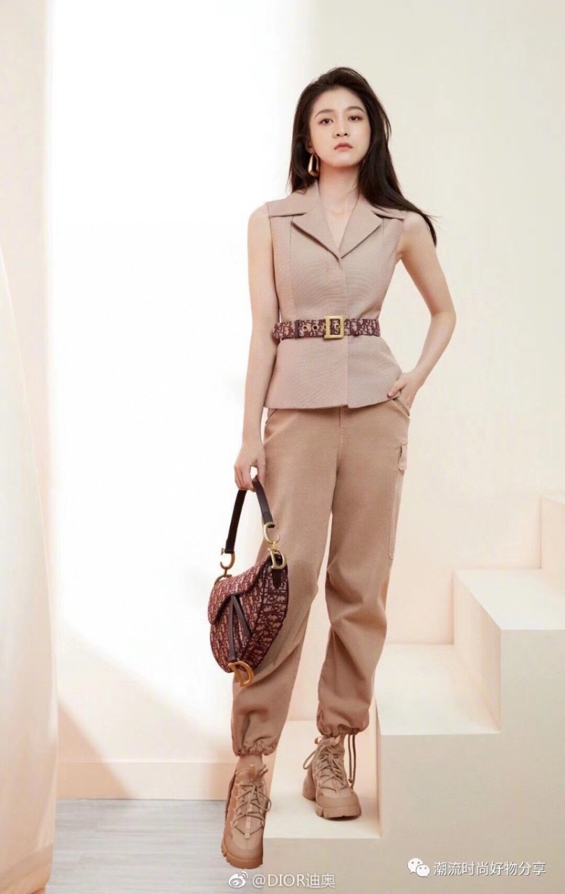 하얀악마 디올 스니커즈 (1).jpg