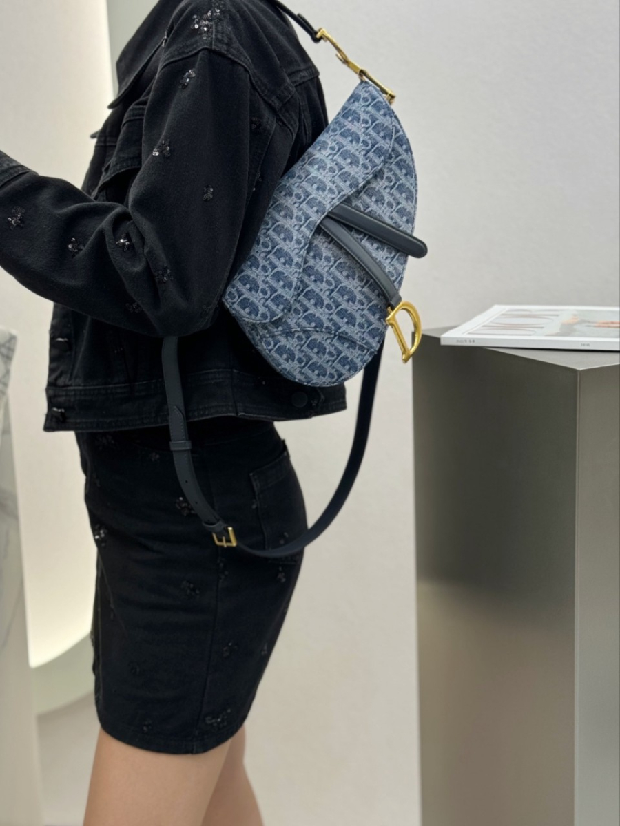 하얀악마 디올 새들백 (2).jpg