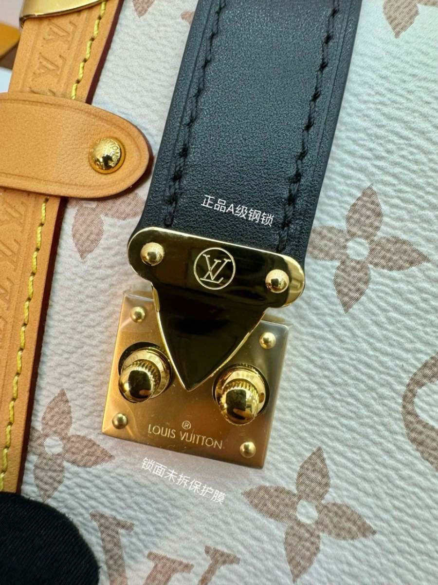 하얀악마 루이비통 사이드트렁크 (4).jpg