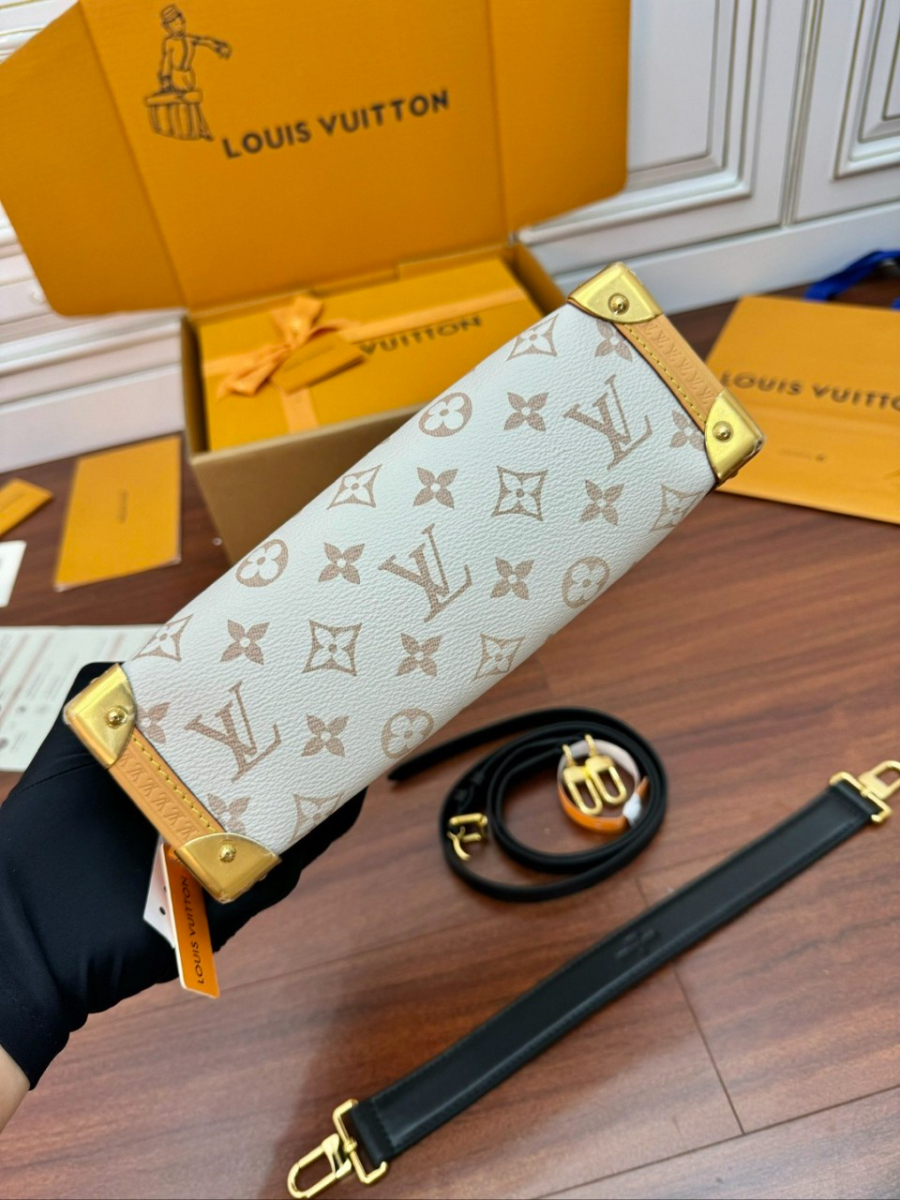 하얀악마 루이비통 사이드트렁크 (13).jpg