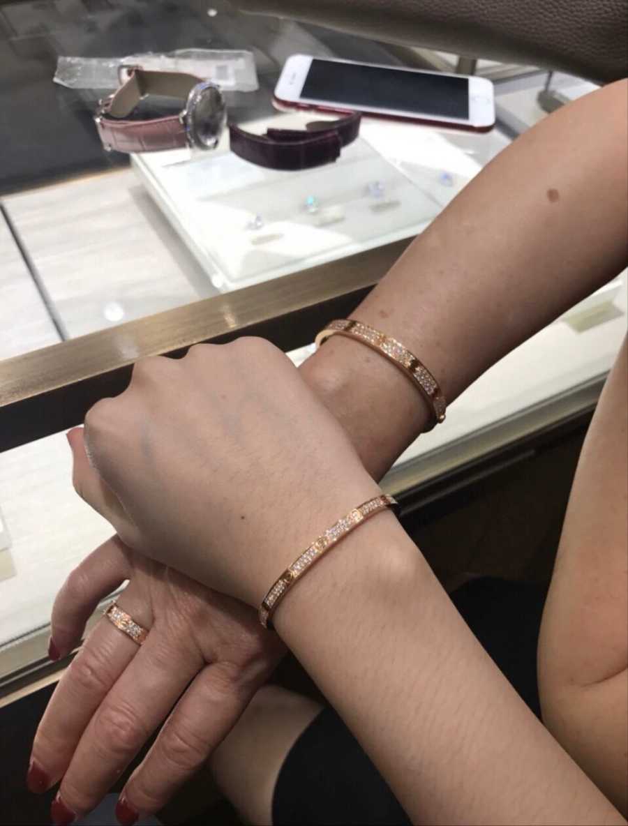 하얀악마 까르띠에 팔찌 (2).jpg