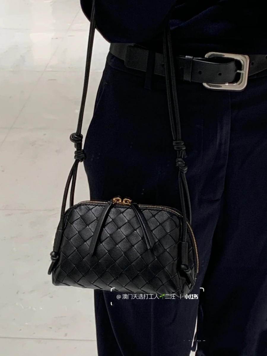 하얀악마 보테가 인트레치아토 콘서트 파우치 (3).jpg