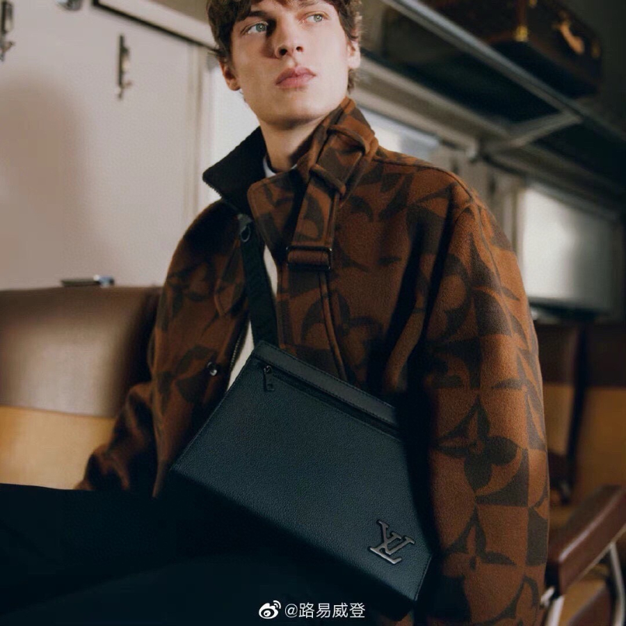 하얀악마 루이비통 아이패드 파우치 (3).jpg