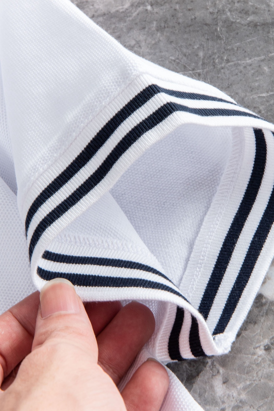 하얀악마 브루넬로 쿠치넬리 반팔티 (9).jpg