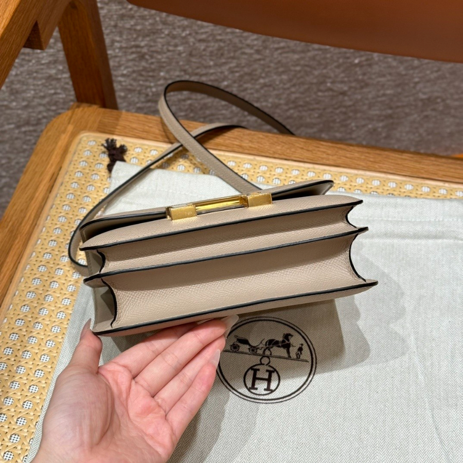 하얀악마 에르메스 콘스탄스 (6).jpg