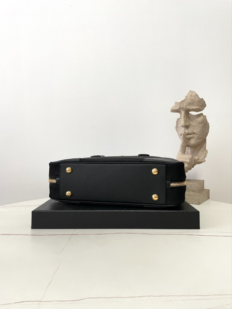 하얀악마 프라다 리나일론 사피아노 투핸들 백 (8).jpg