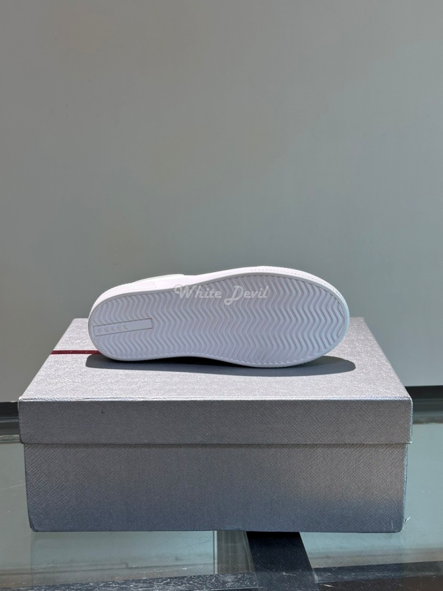 하얀악마 프라다 스니커즈 (14).jpg