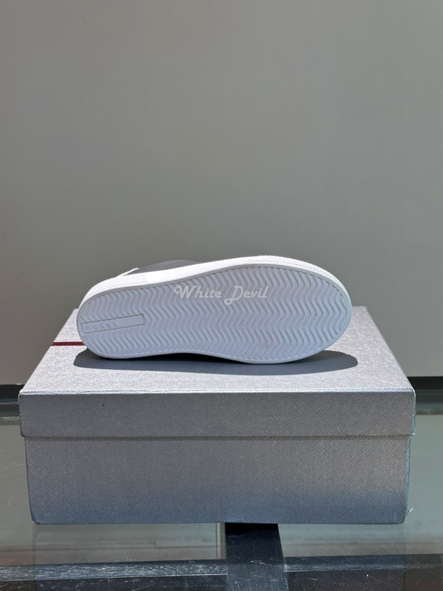 하얀악마 프라다 스니커즈 (13).jpg