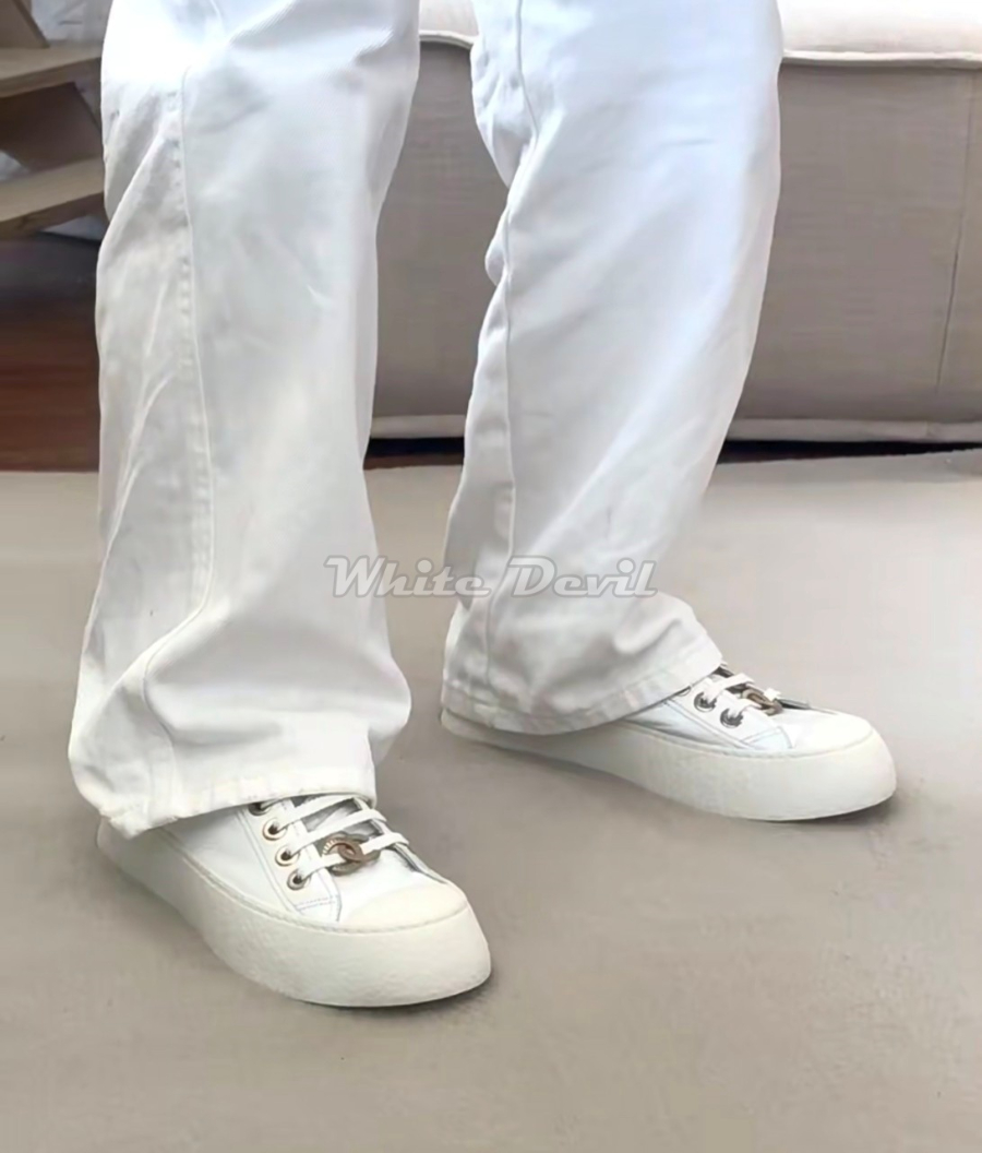 하얀악마 샤넬 스니커즈 (2).jpg
