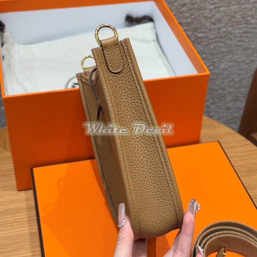 하얀악마 에르메스 에블린 (4).jpg