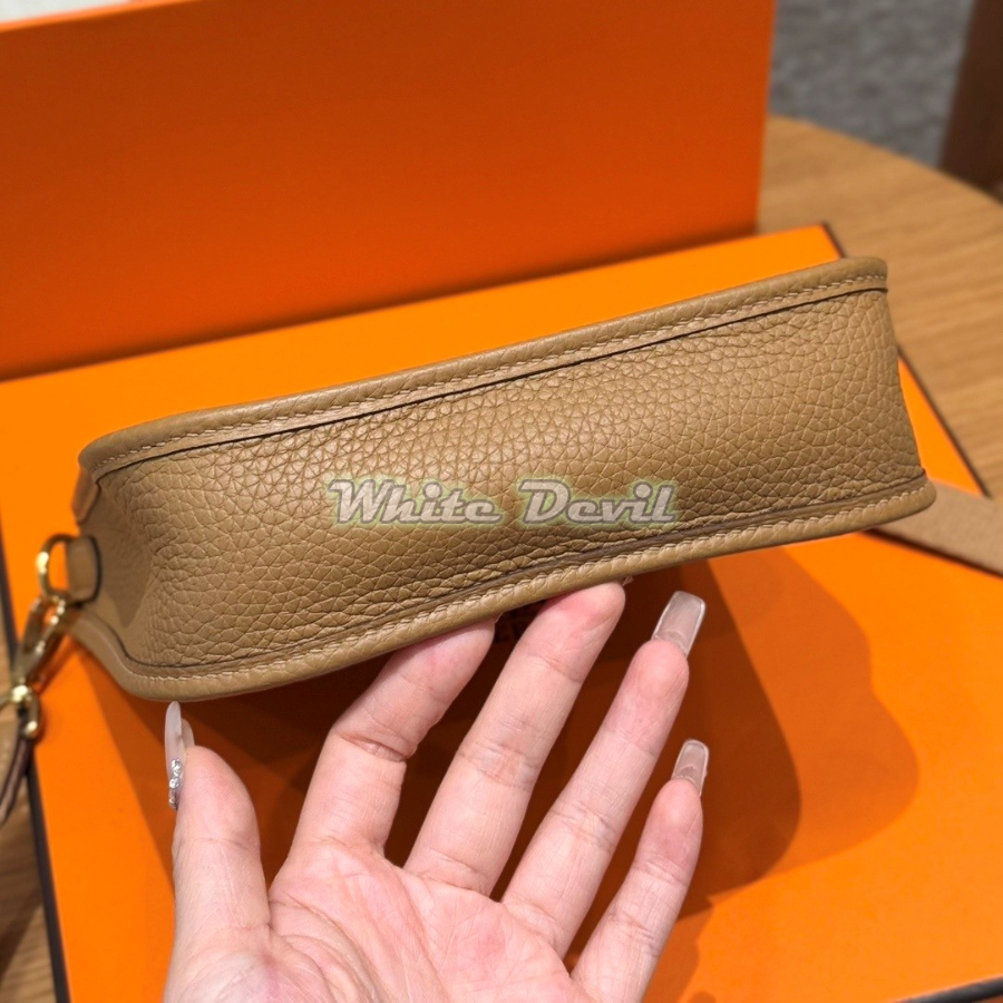 하얀악마 에르메스 에블린 (6).jpg