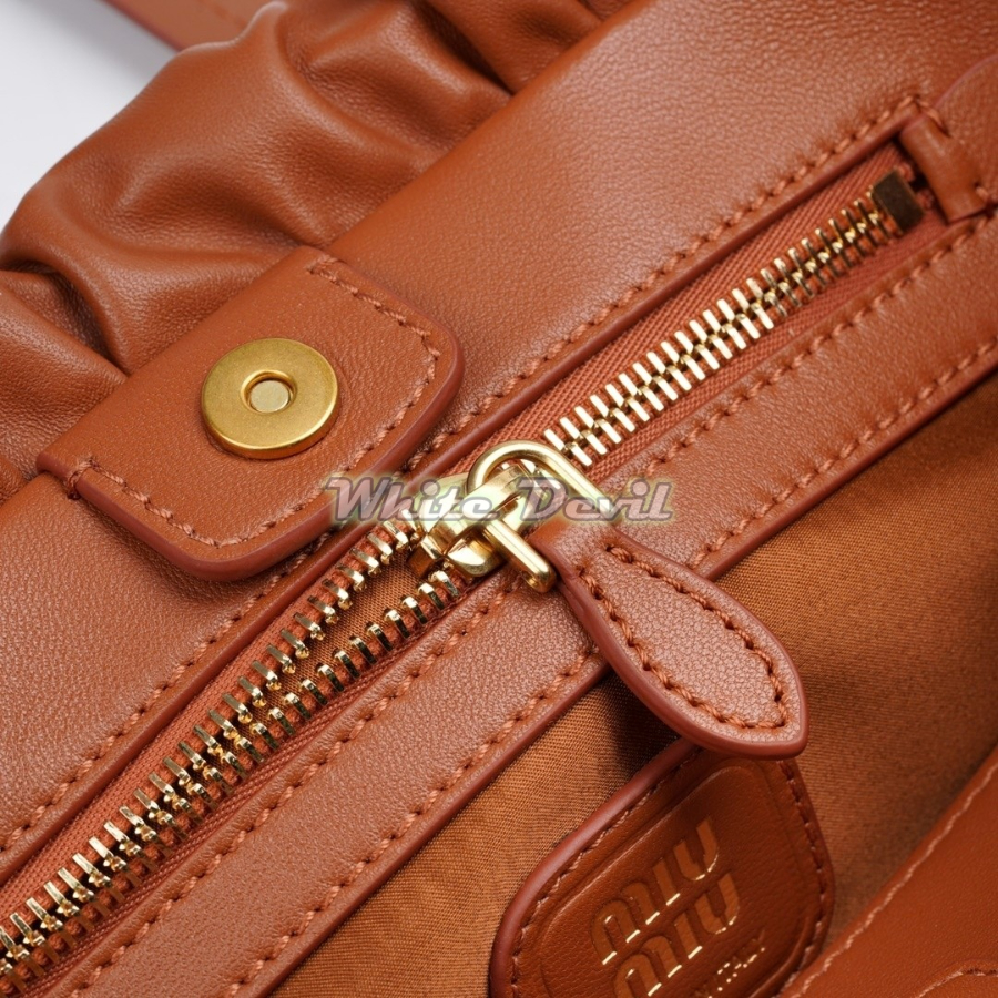 하얀악마 미우미우 숄더백 (14).jpg