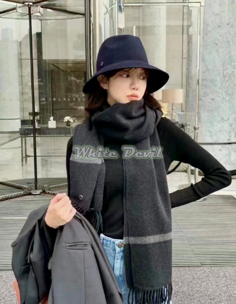 하얀악마 로로피아나 목도리 (2).jpg