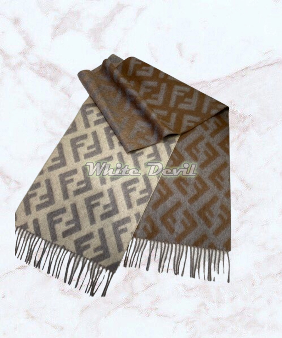 하얀악마 펜디 목도리 (1).jpg