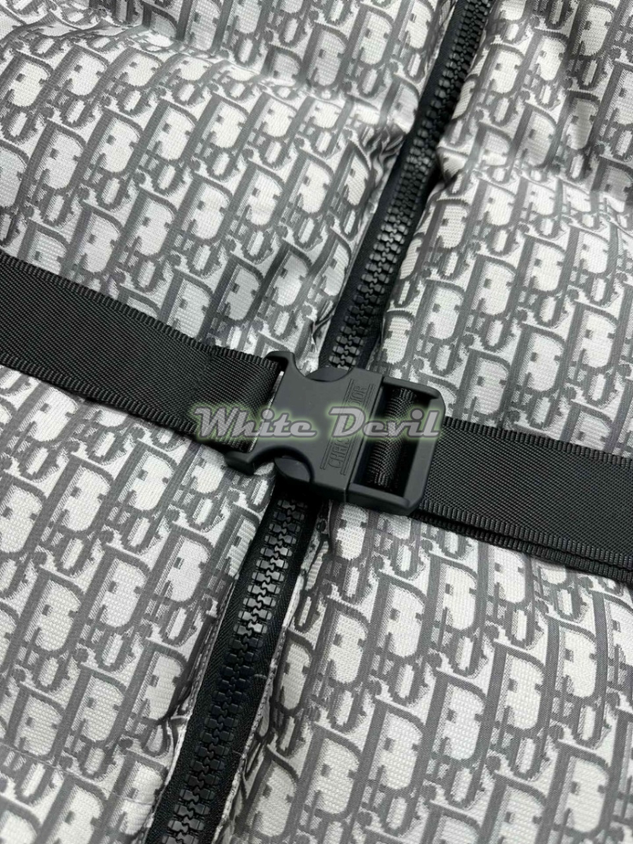 하얀악마 디올 패딩 (9).jpg