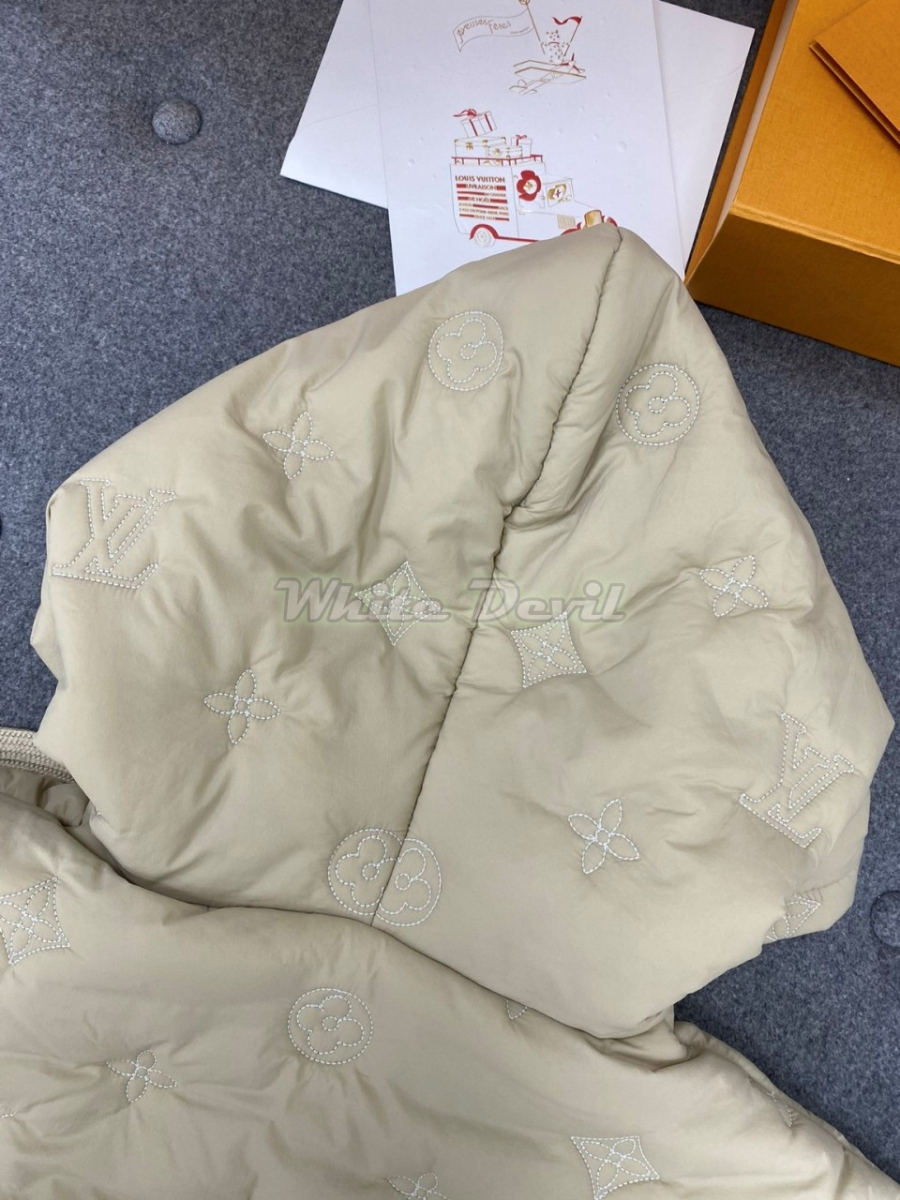 하얀악마 루이비통 패딩 (14).jpg