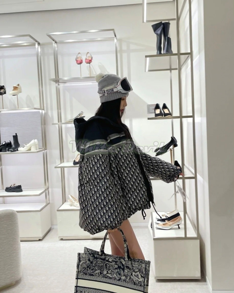 하얀악마 디올 패딩 (3).jpg