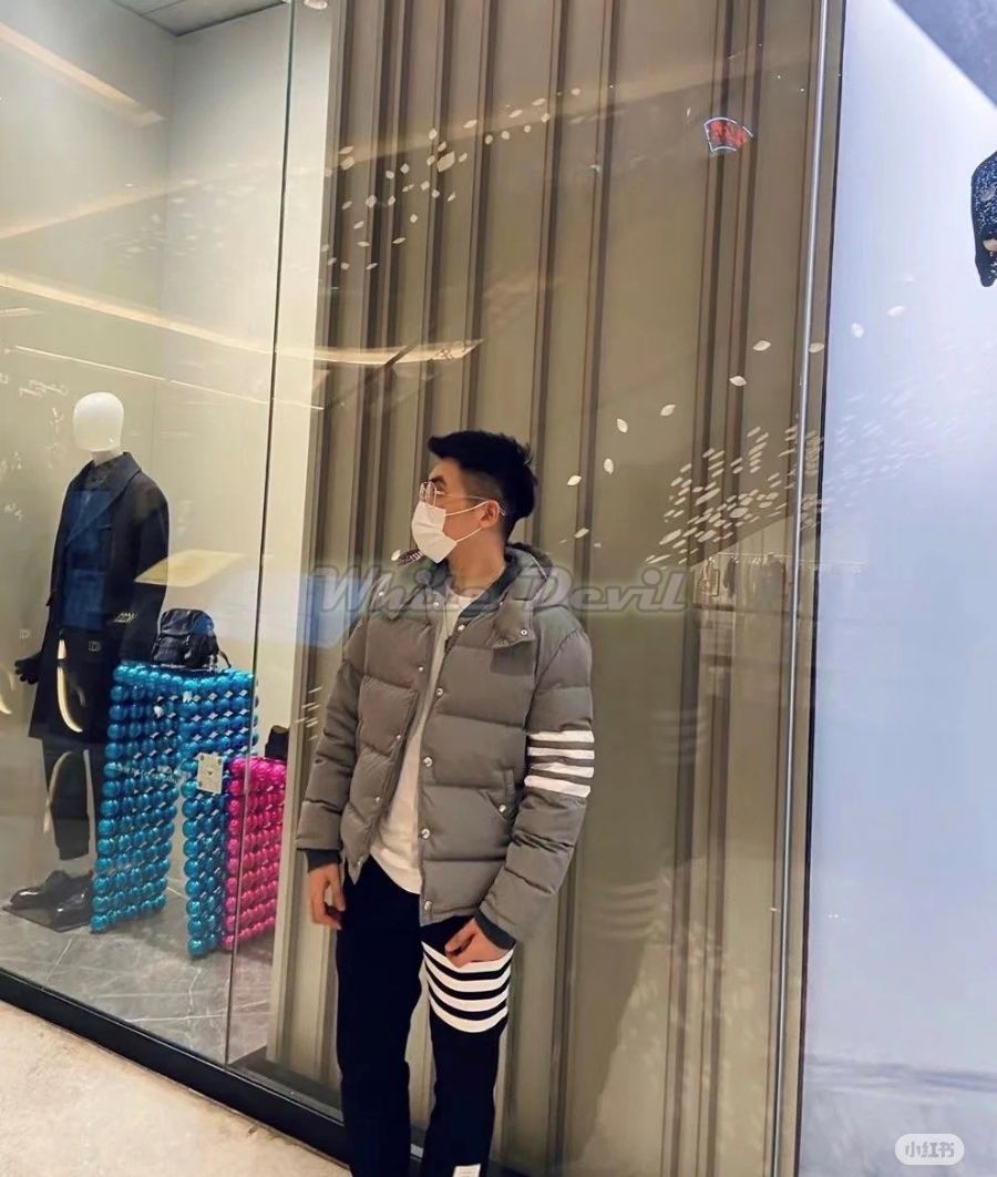 하얀악마 톰브라운 패딩 (2).jpg