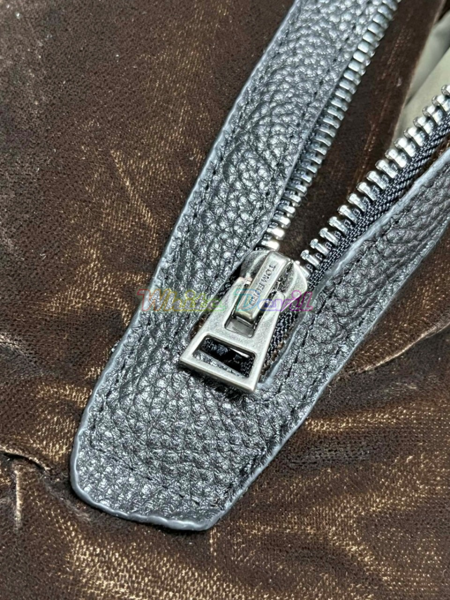 하얀악마 톰포드 패딩조끼 (4).jpg