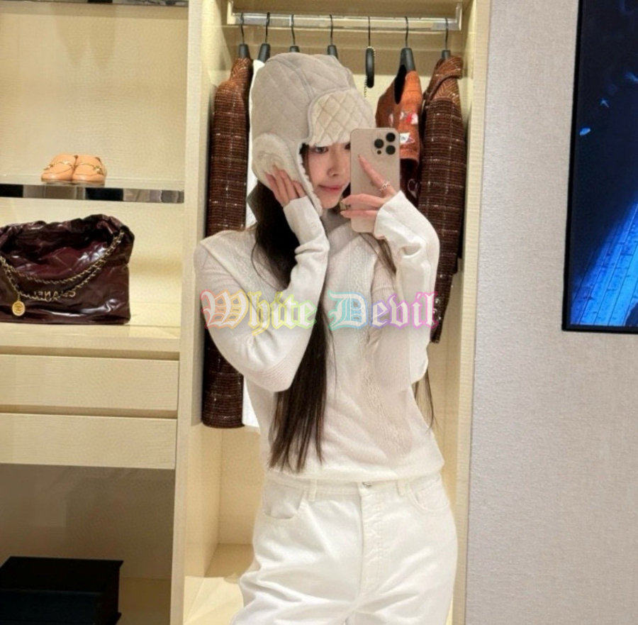 하얀악마 샤넬 니트 (1).jpg