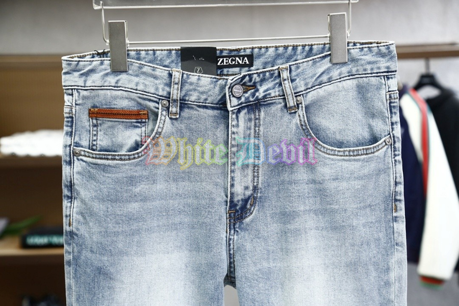 하얀악마 제냐 청바지 (2).jpg