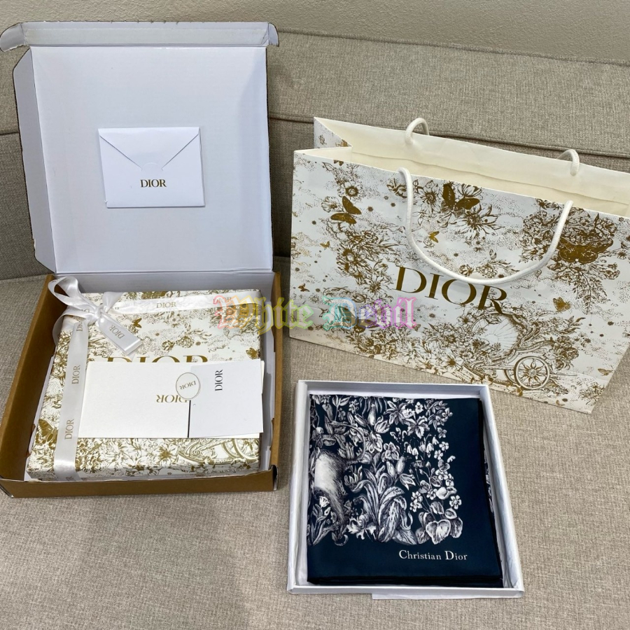 하얀악마 디올 스카프 (1).jpg