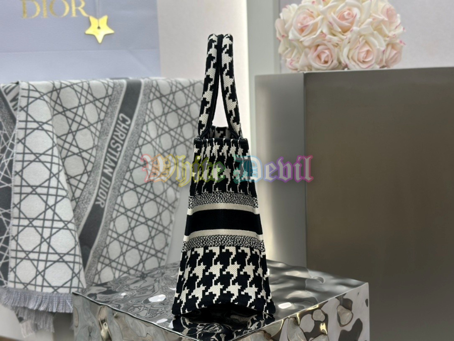 하얀악마 디올 북토트백 (7).jpg