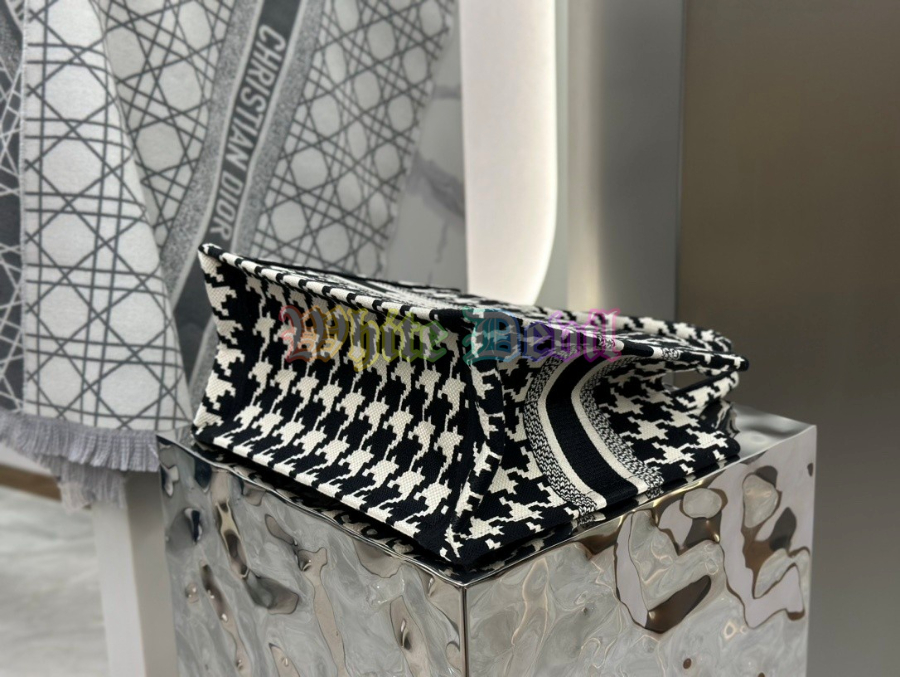 하얀악마 디올 북토트백 (9).jpg