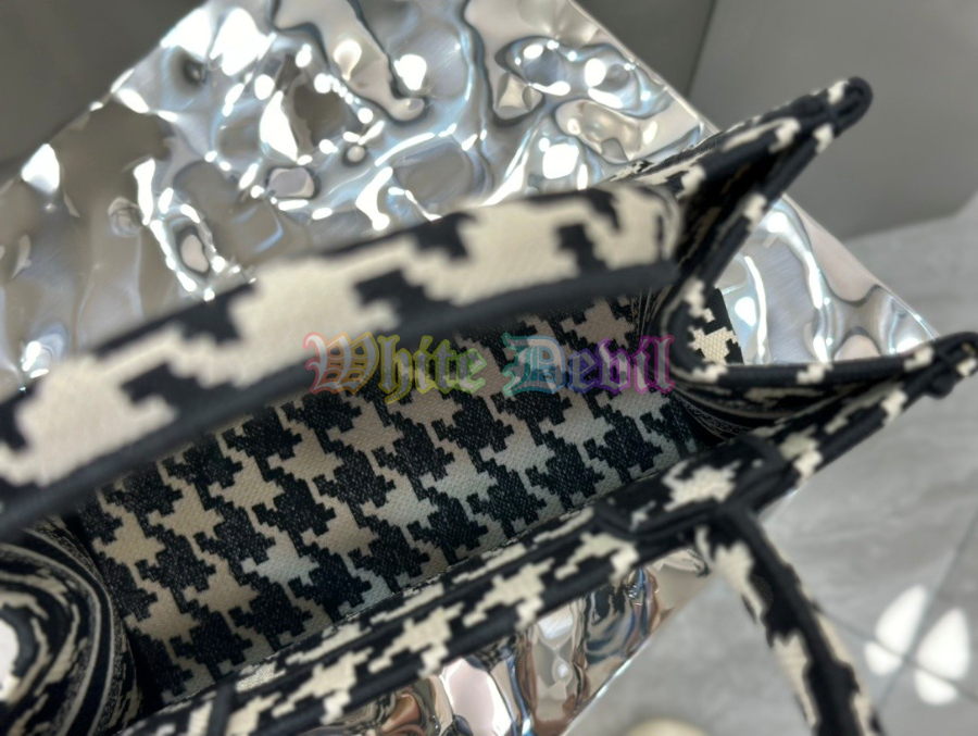 하얀악마 디올 북토트백 (10).jpg