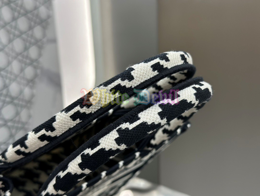 하얀악마 디올 북토트백 (17).jpg