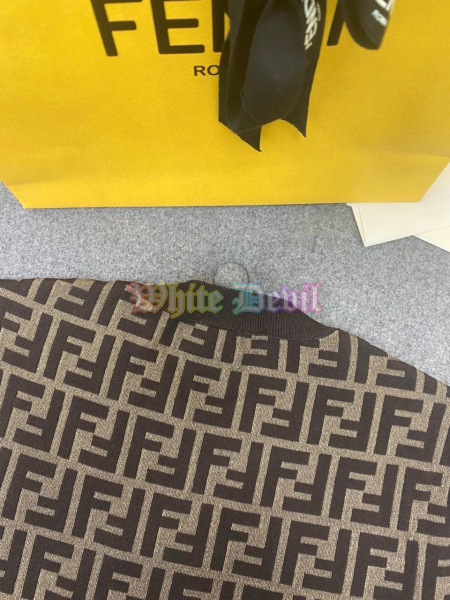 하얀악마 펜디 반팔티 (11).jpg