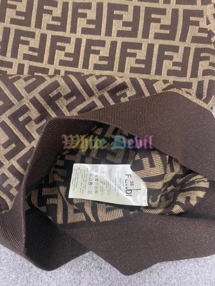 하얀악마 펜디 반팔티 (16).jpg