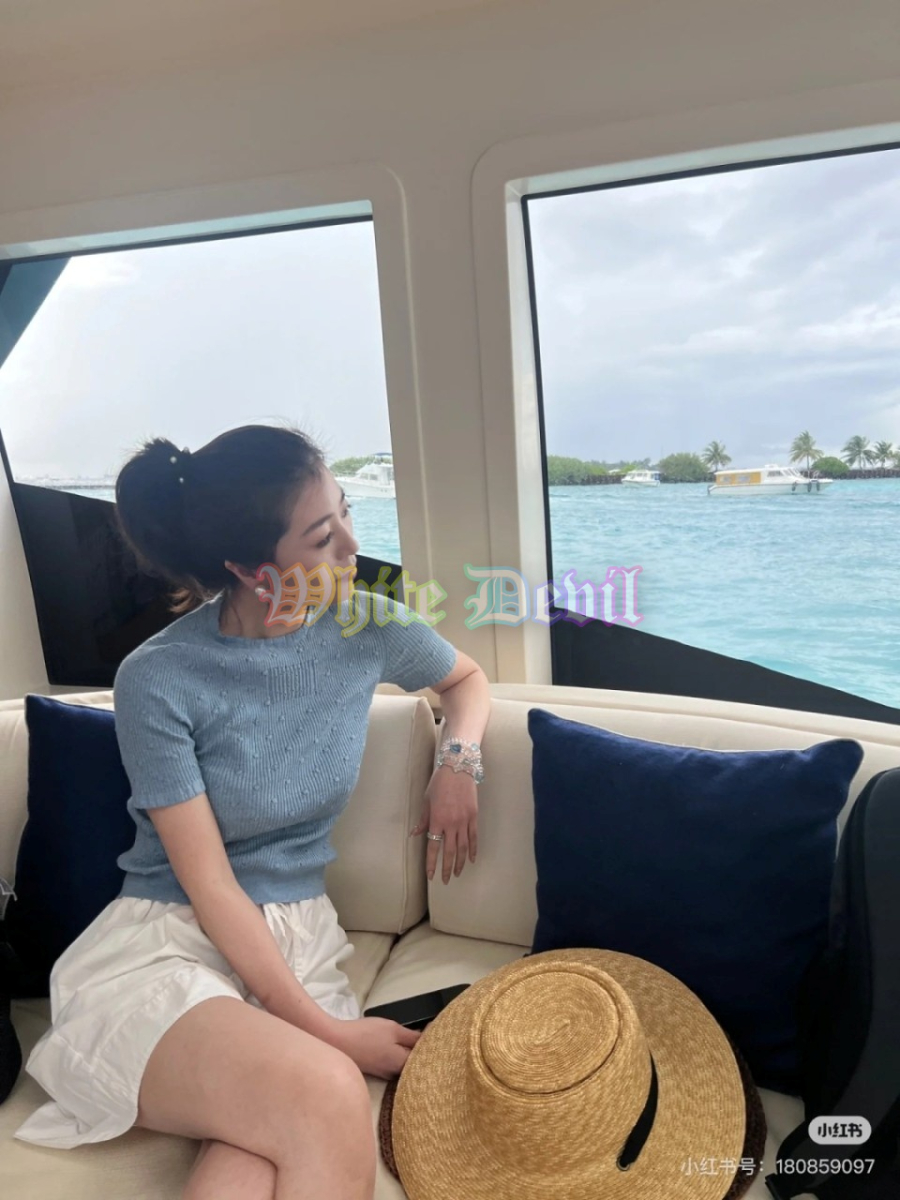 하얀악마 샤넬 니트 (2).jpg