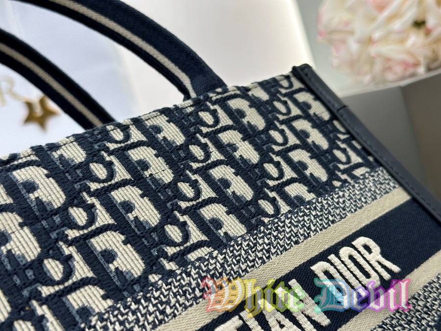 하얀악마 디올 북토트 (12).jpg