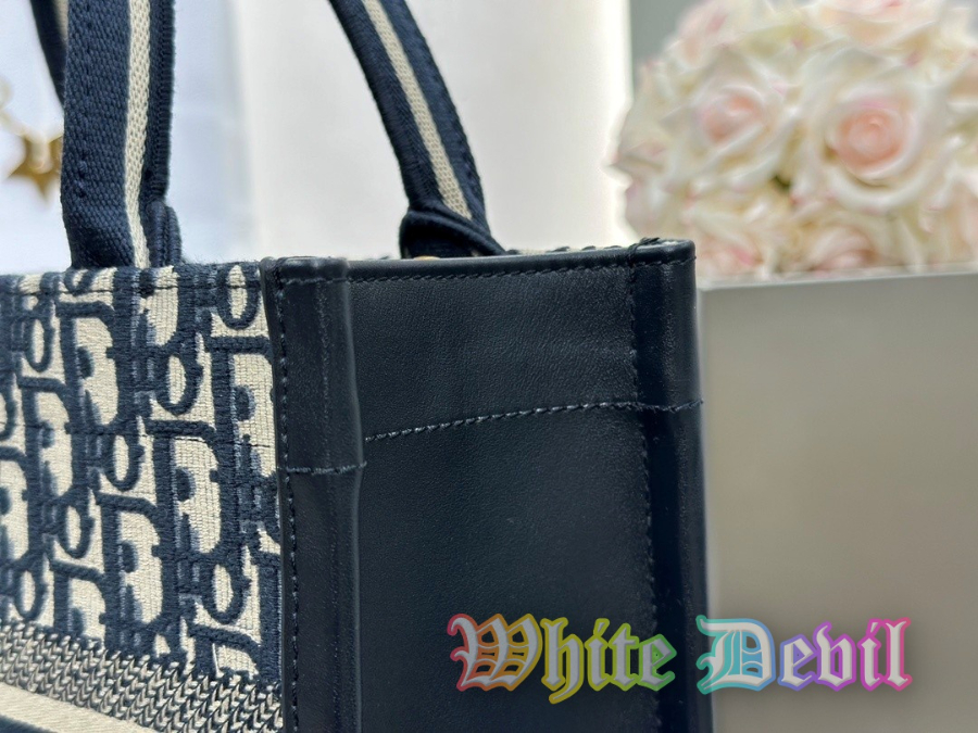 하얀악마 디올 북토트 (15).jpg