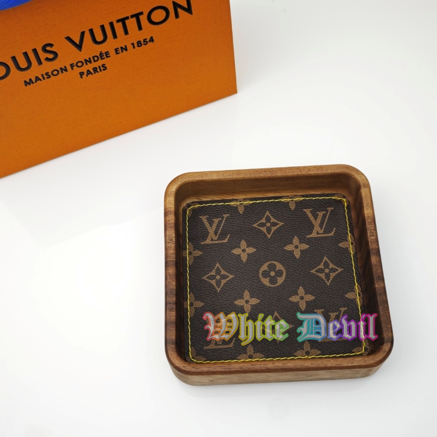 하얀악마 루이 트레이 (4).jpg