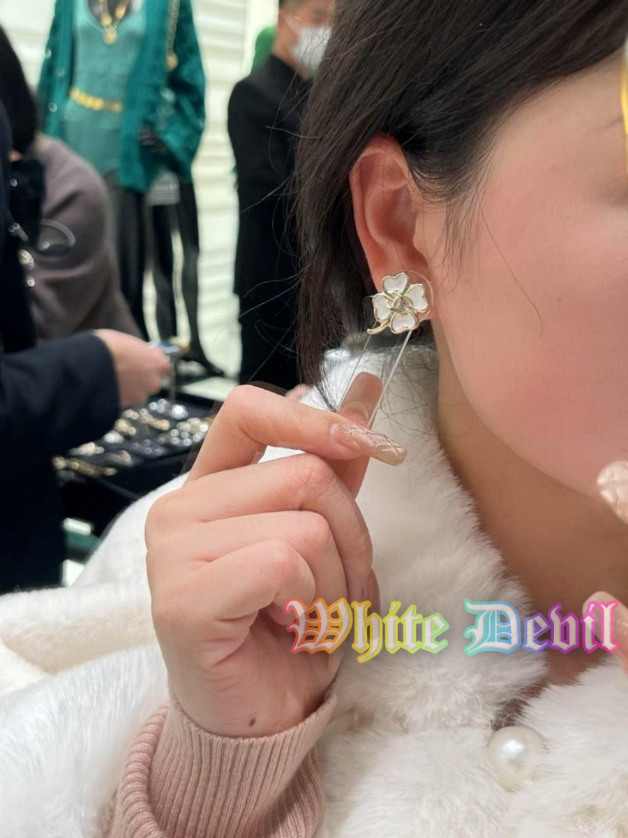 하얀악마 샤넬 귀걸이 (2).jpg