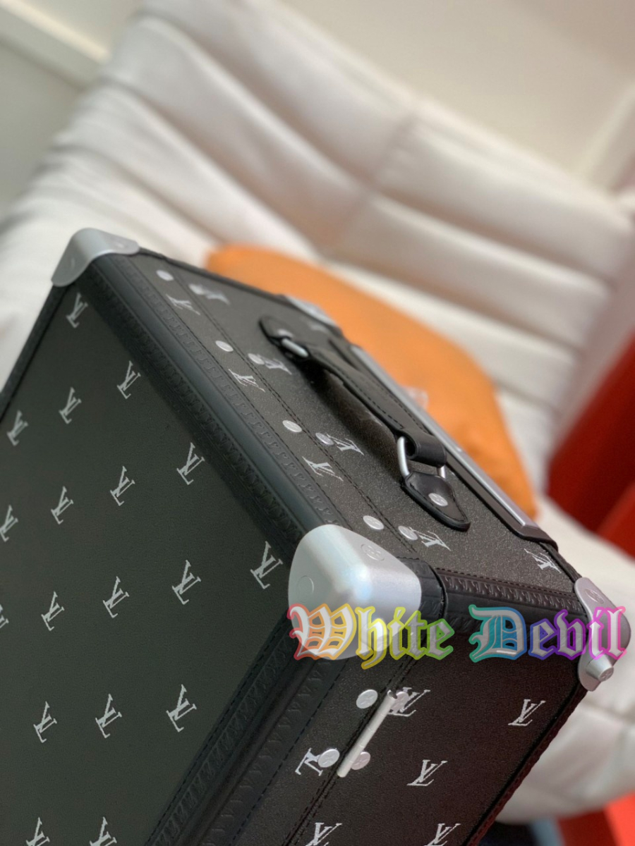 하얀악마 루이 캐리어 (3).jpg