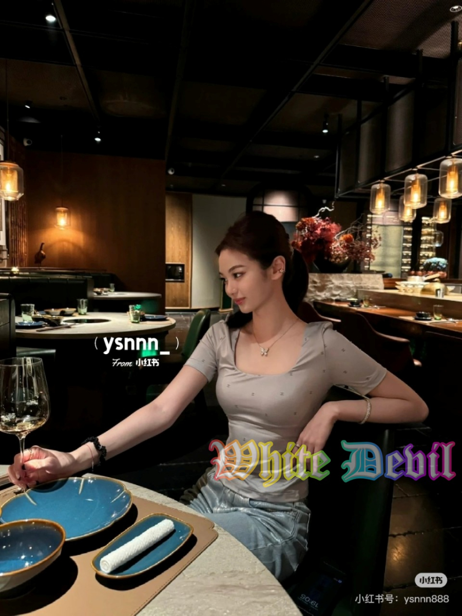 하얀악마 샤넬 반팔티 (2).jpg