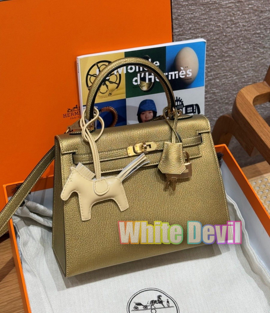 하얀악마 에르 켈리 (1).jpg