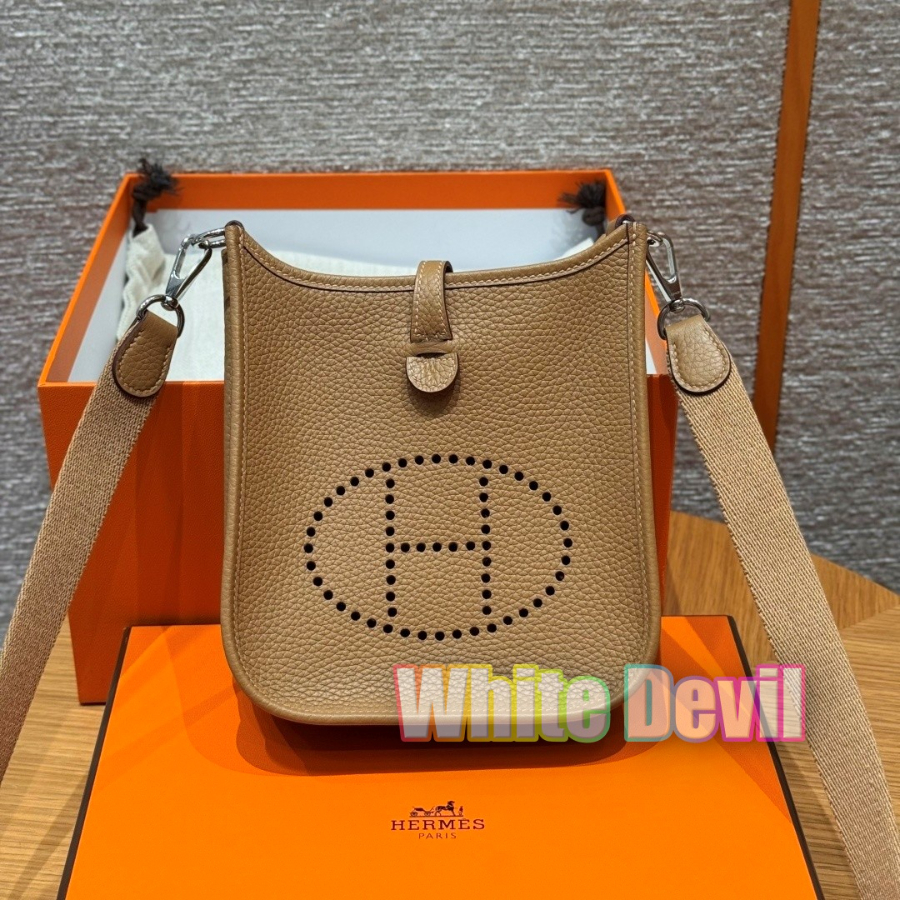 하얀악마 에르 에블린 (1).jpg