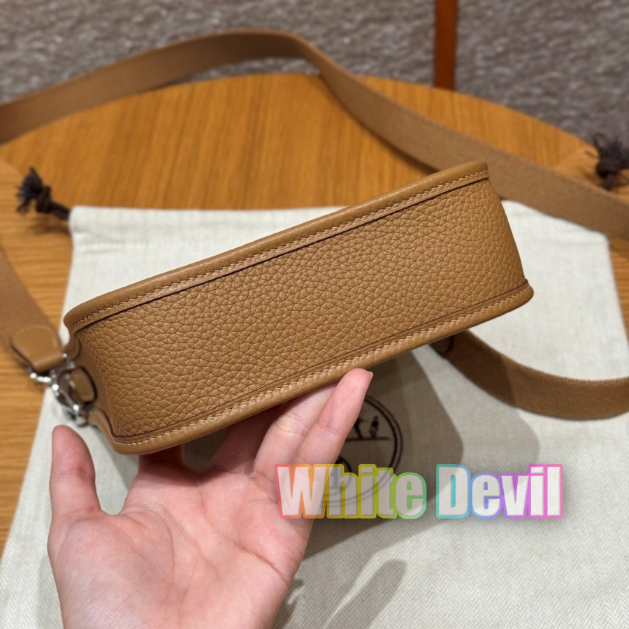 하얀악마 에르 에블린 (5).jpg