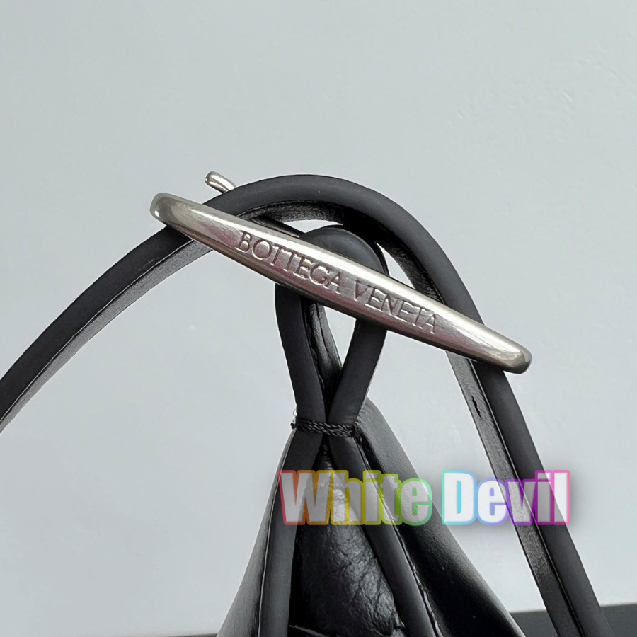 하얀악마 보테가 트레블러 (8).jpg