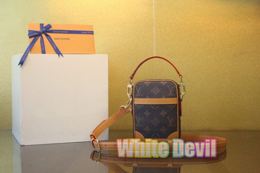 하얀악마 루이 다뉴브 (1).jpg