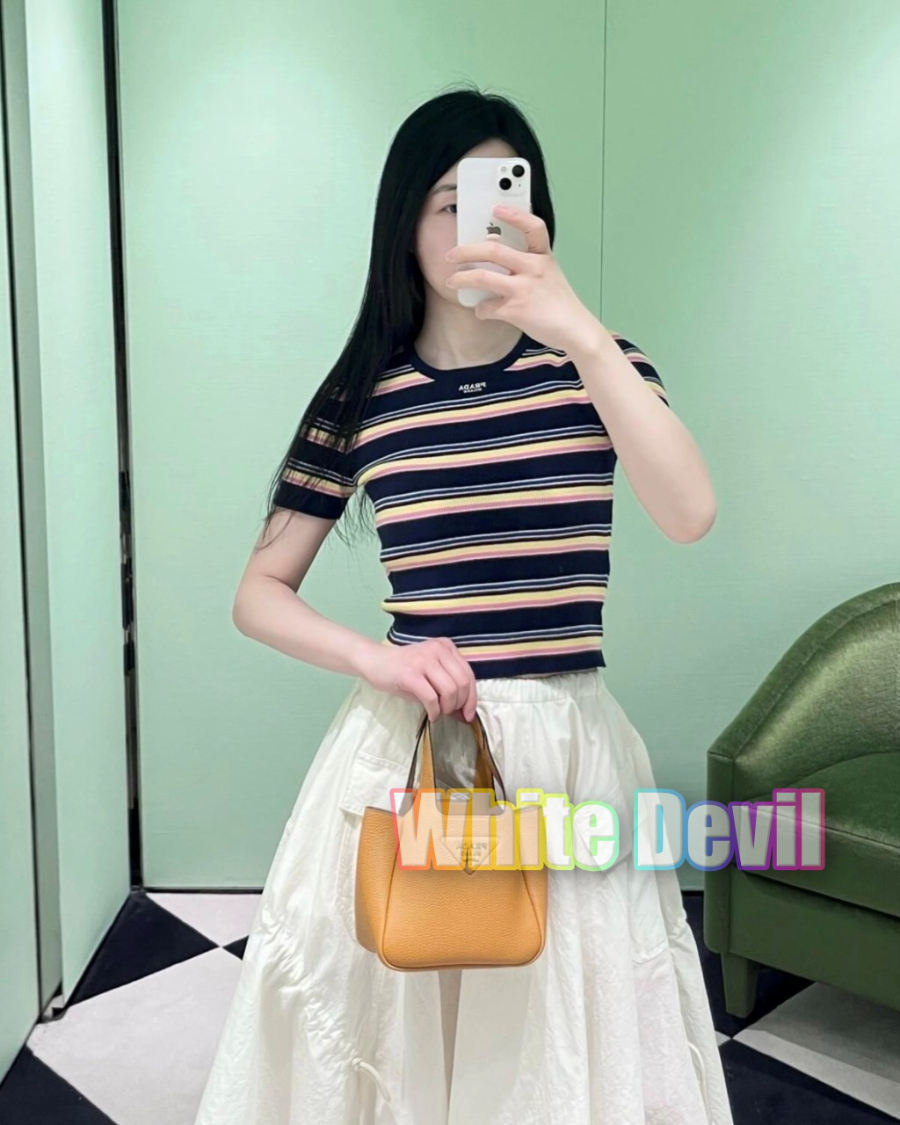 하얀악마 프라다 니트 (1).jpg