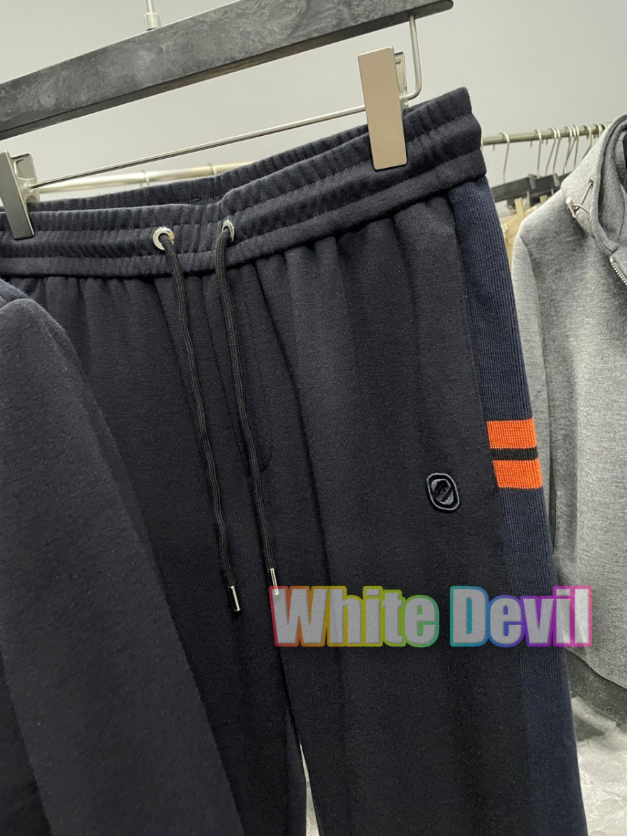 하얀악마 제냐 트레이닝복 (11).jpg